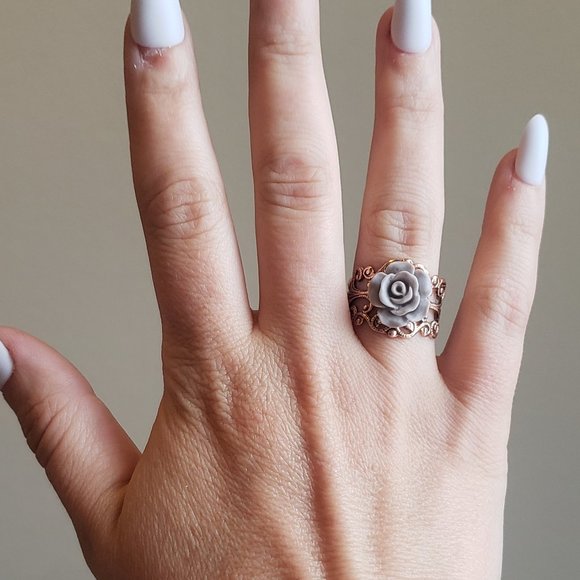 Vintaged Gray Lace Ring - Picture 7 of 7